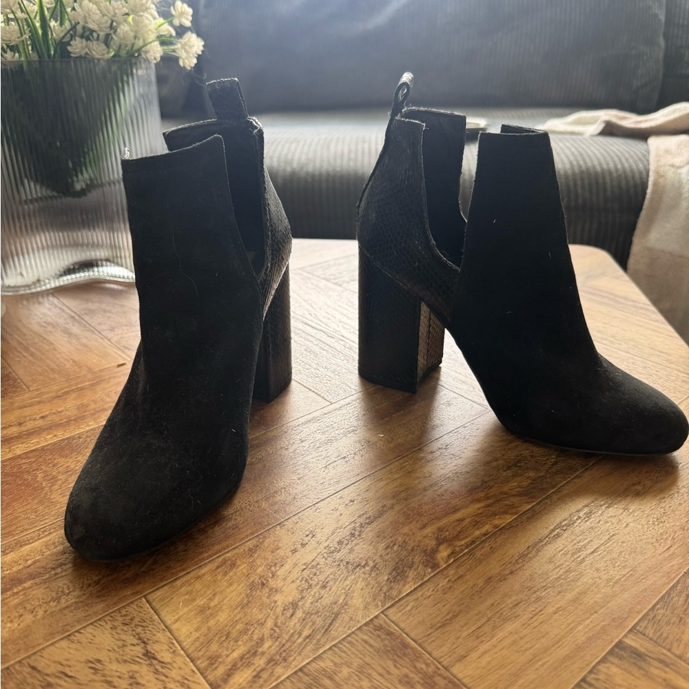 Steve Madden Black Chunky Heel Ankle Booties